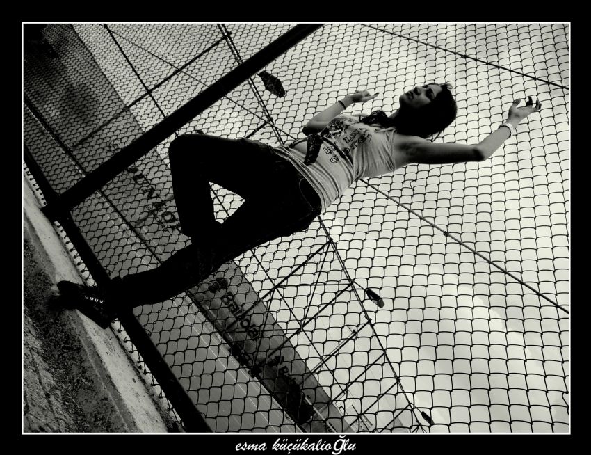 YASLADIM YREM SICACIK ELLERNE...