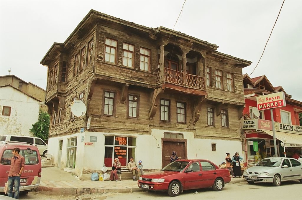 Tarakl� Tarihi Evleri