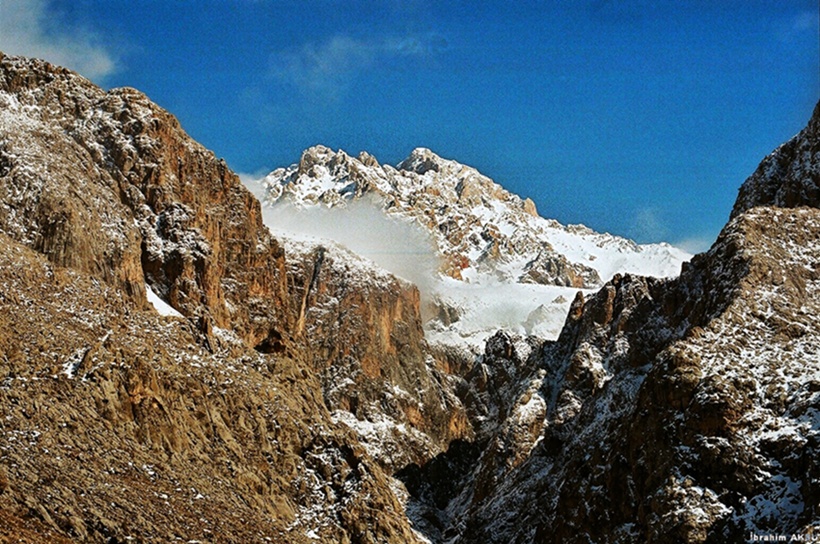 Cumbar vadisinden Demirkazk