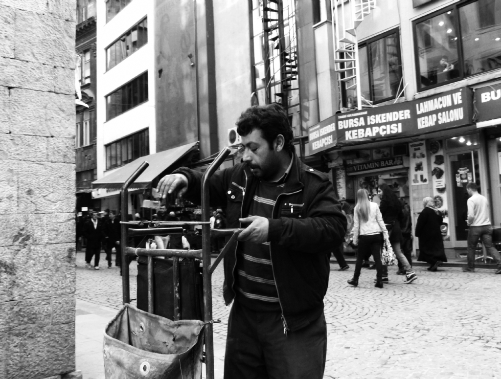 Kimisi Yorgun Kimisi Solgun 2