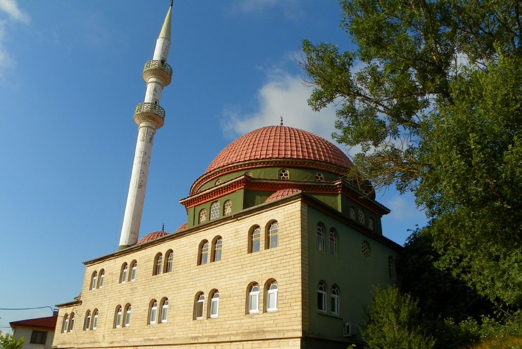 erili Ky Camii