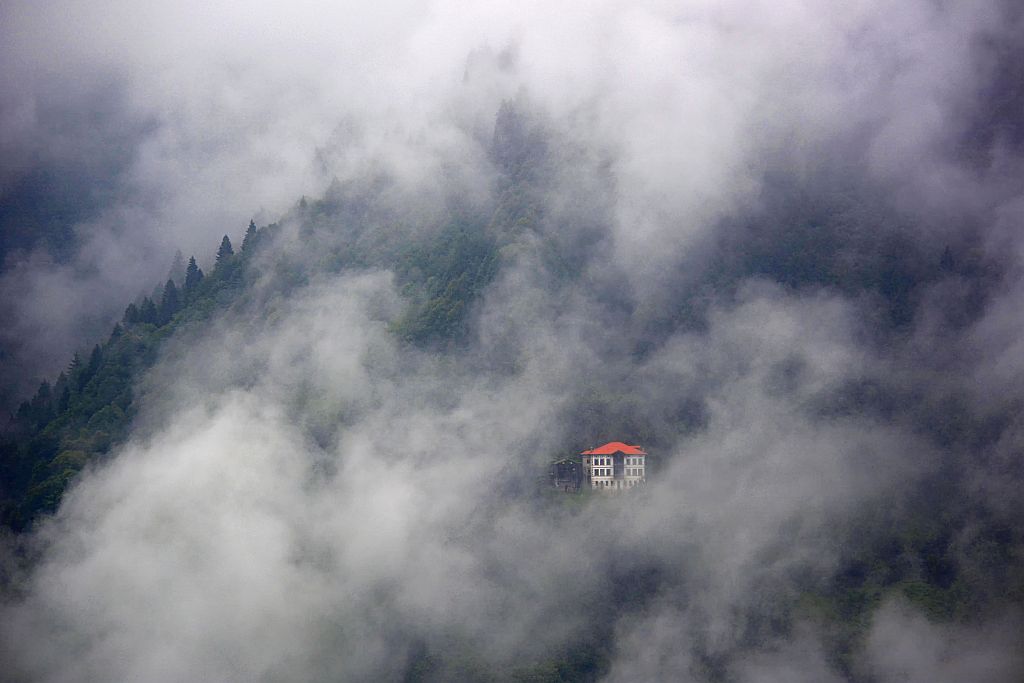 Kendimi cami avlusunda bulmu� gibiyim !