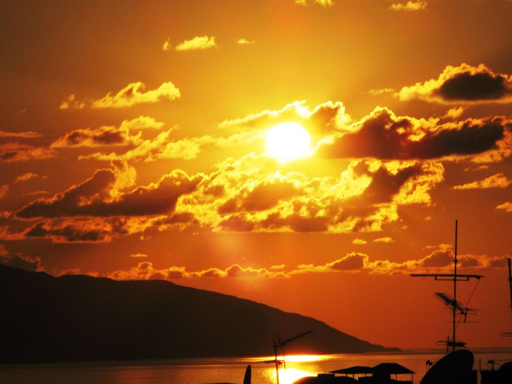 Bulutlar�n aras�ndan...