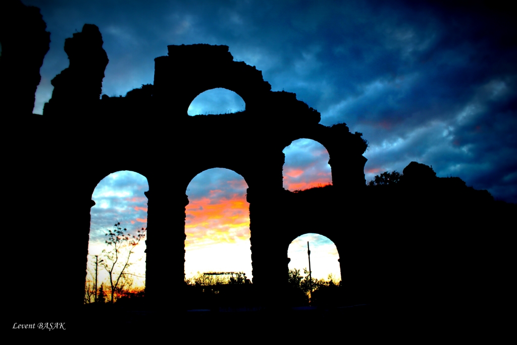 Aspendos su kemerleri 