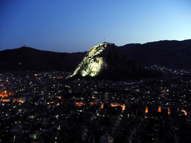 KARAH�SAR KALES�...GECE...