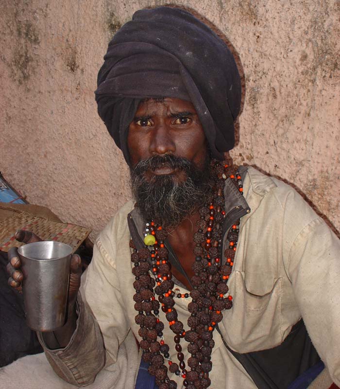 hindistan rishikesh'de bir sadu