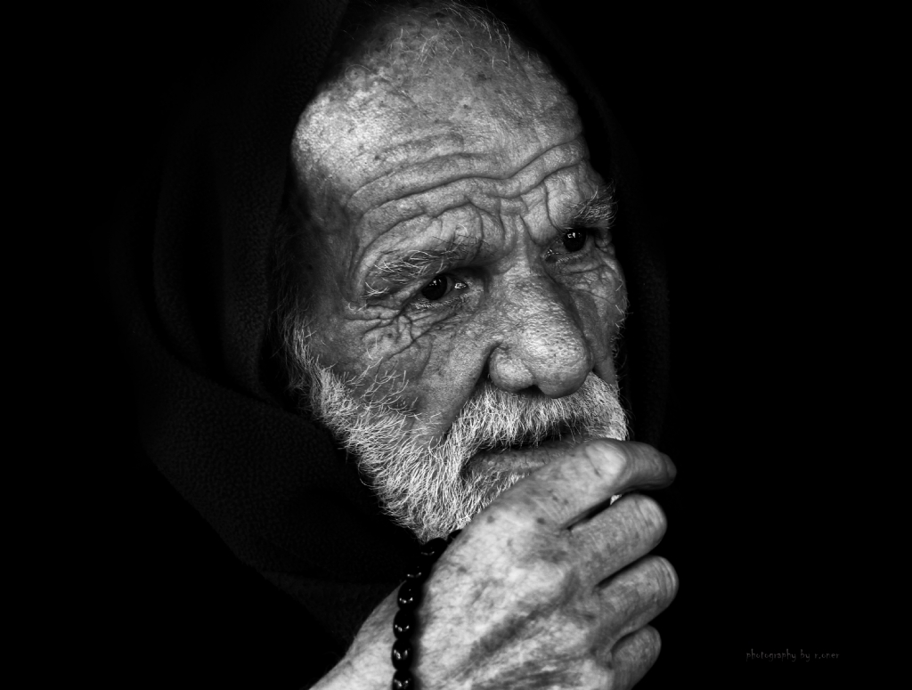 Ben ge�mi�in bir aynas�y�m...