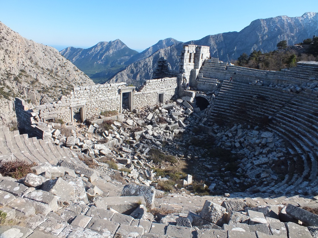 B�R TAR�H T�YATRO