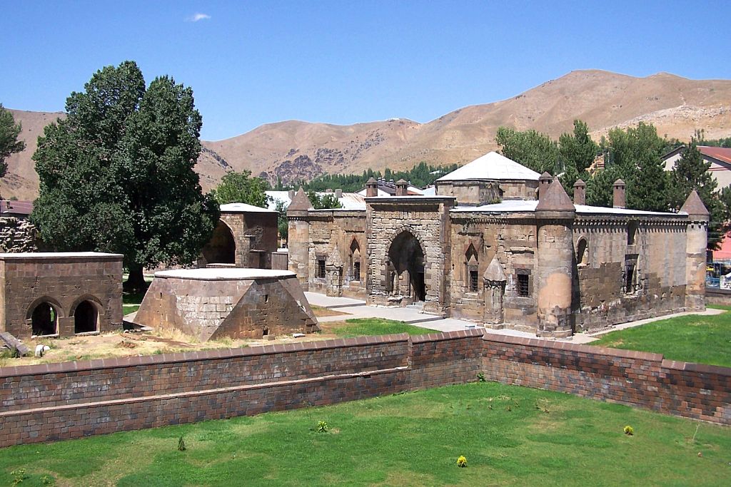 bitlis ihlasiye medresesi.