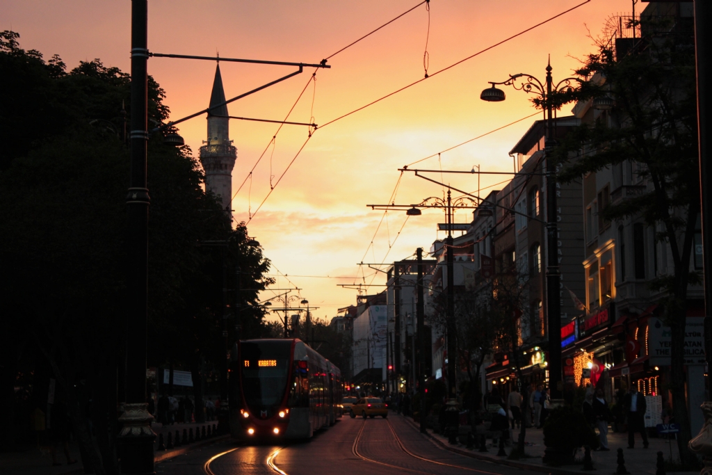 sultan ahmette ak�am oluyor