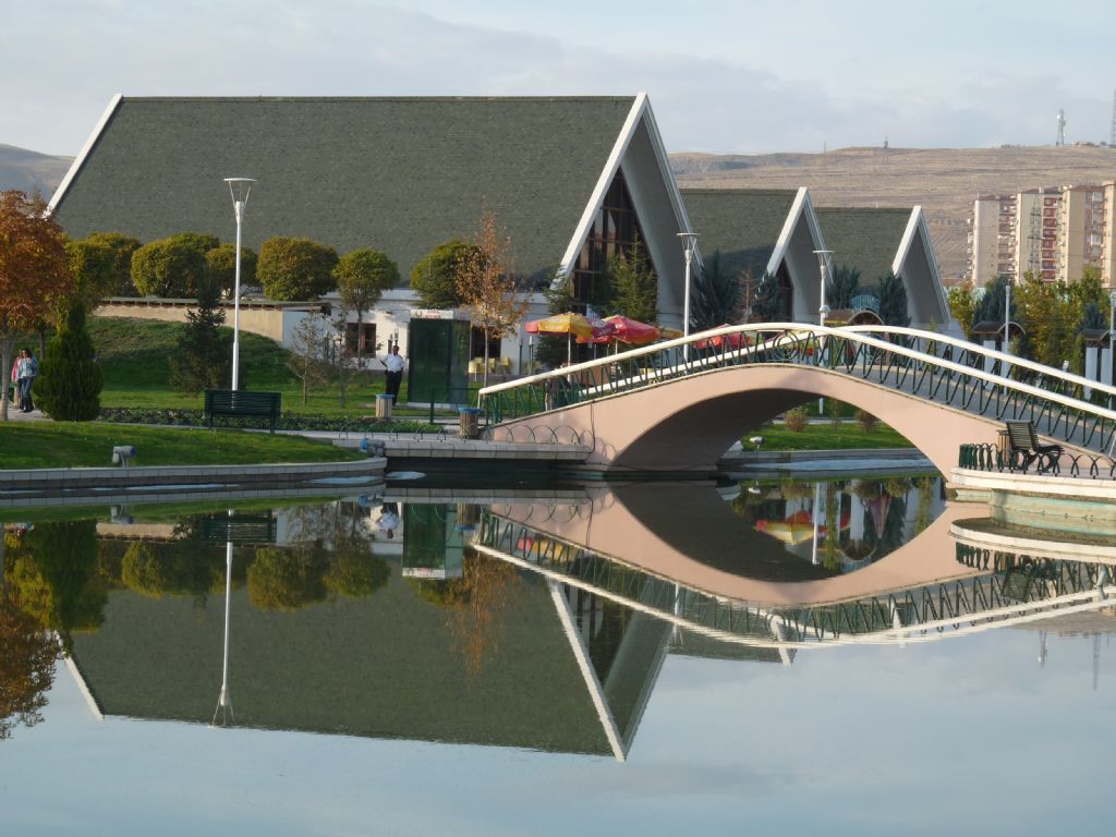 Harikalar Diyarndan Yansma