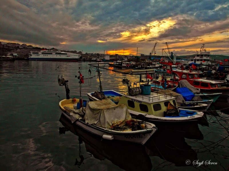 G�klerde Yans�n . . .