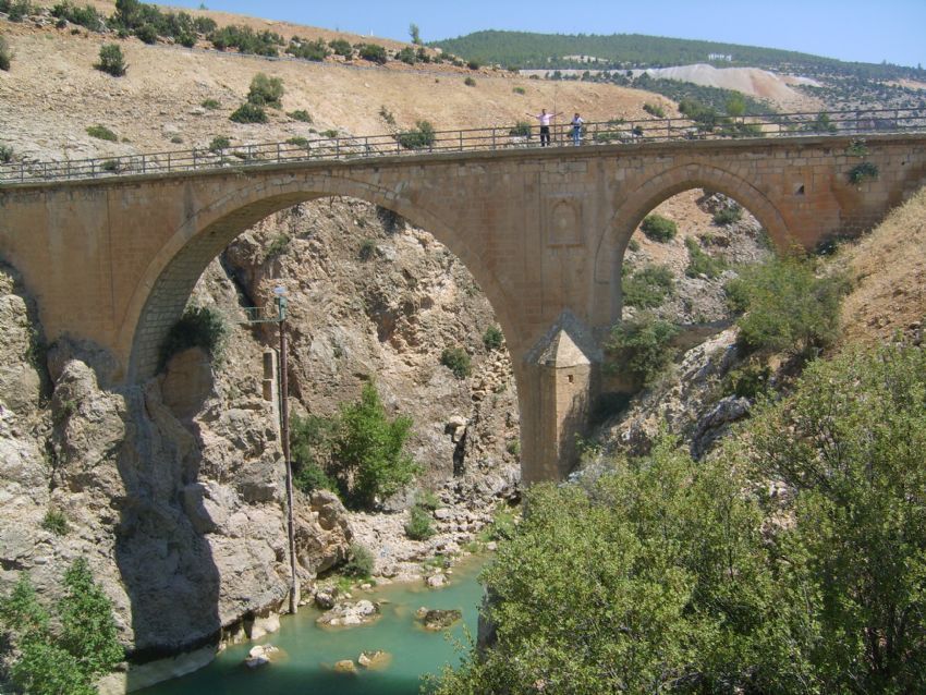 Sular altnda kalacak bir deer: Grmel Kprs