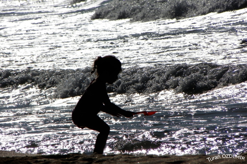 Dalgalara kar minik bir yrek