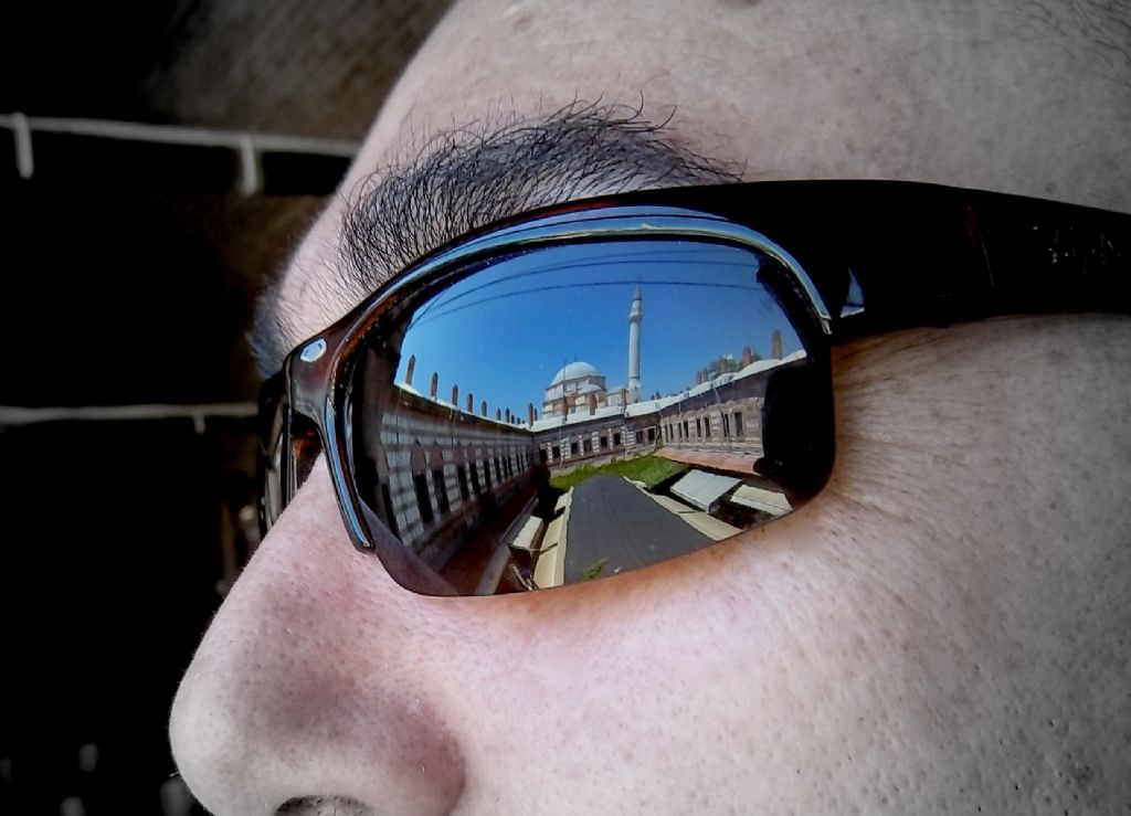 Yans�mayd� bir anl�k..biz o anda kala kald�k ..