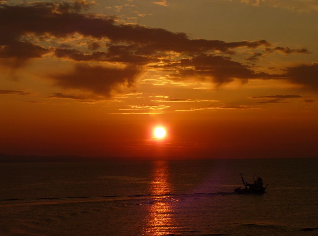 Gne battnda denizin can yanarm?