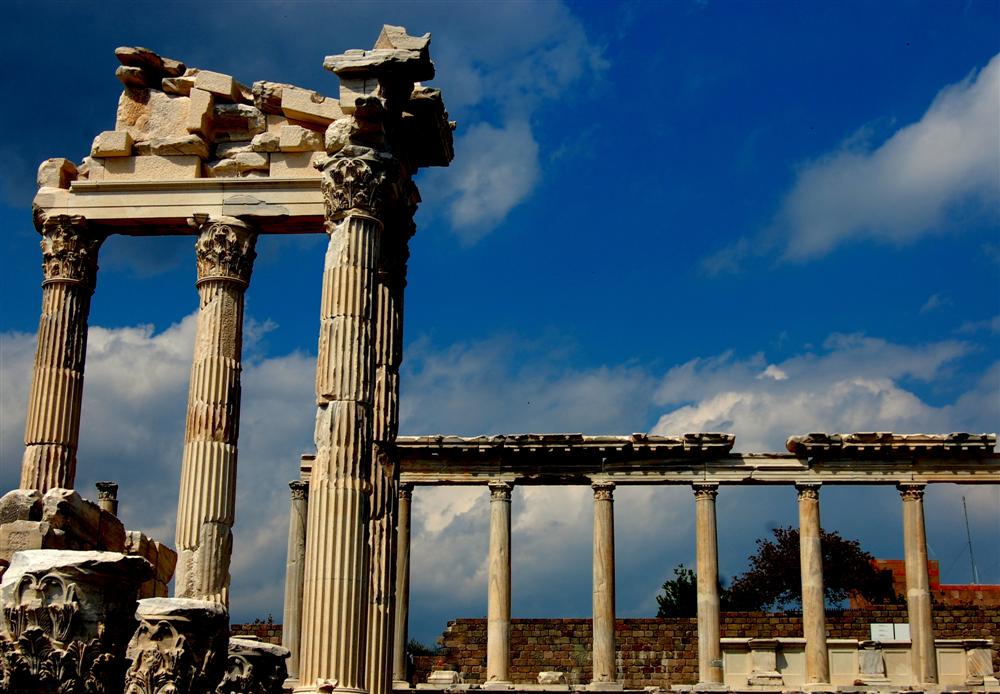 pergamon tranus temple