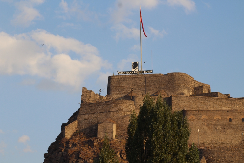 Vatan Sana Minnettard�r!