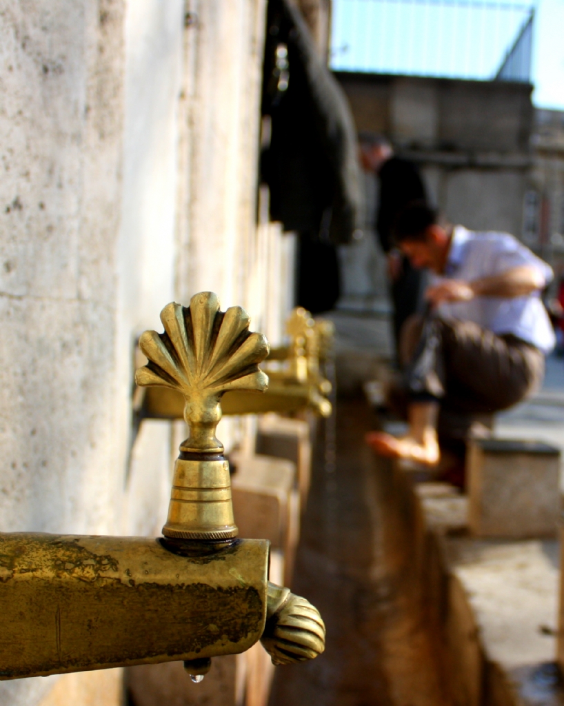 Eminn'nde Namaz Vakti..