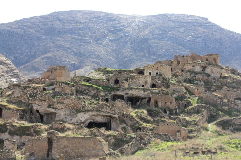 hasankeyf kalesi eski evleri 