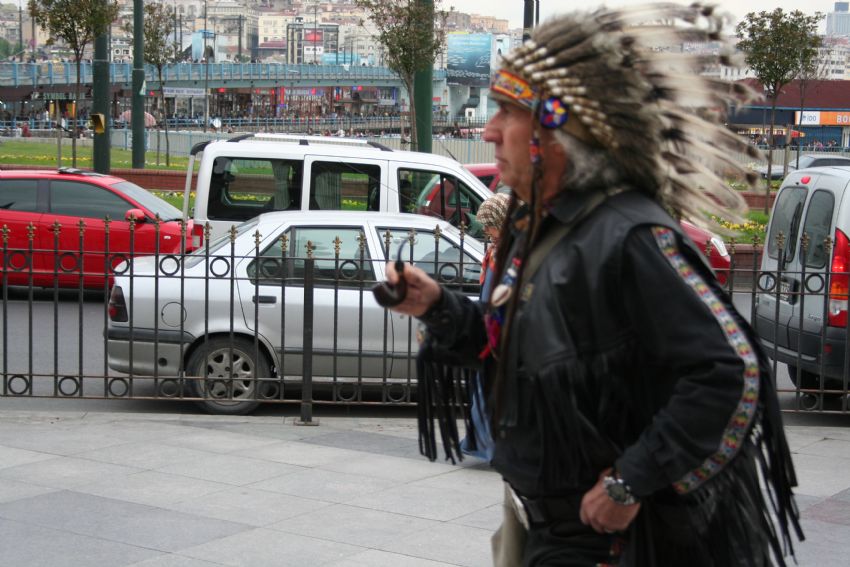 eminnnde bir kzldereli