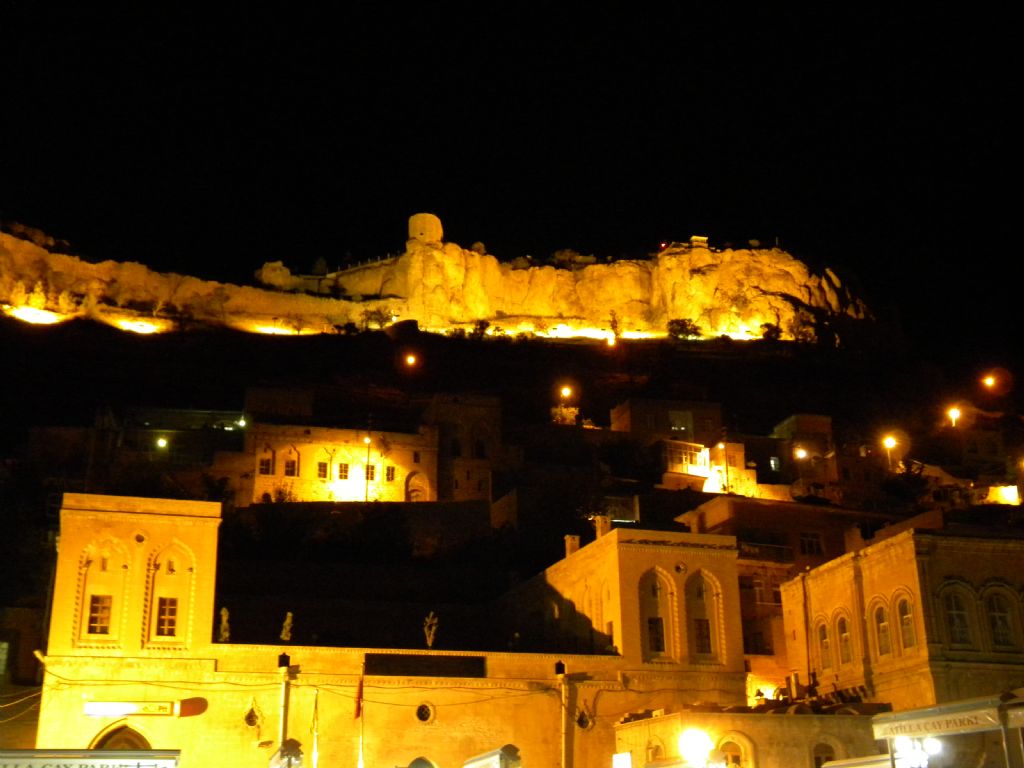 Mardin kalesinden gece g�r�n�m�