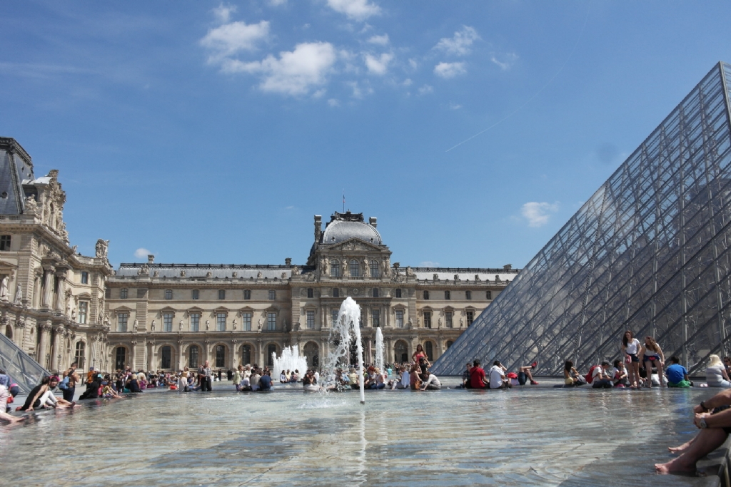 Louvre m�zesi.