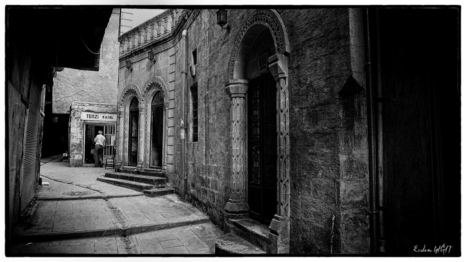 TERZ� KADR�'N�N SOKA�I