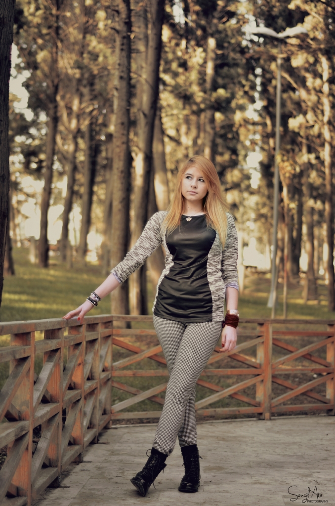 Sen sadece bakarsn ardndan..