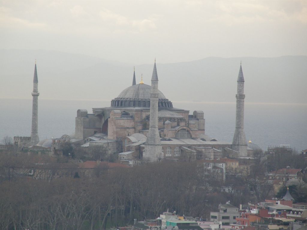 sisler altnda ayasofya