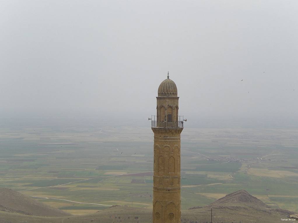 Mardin Ulu Cami Minaresi ve Suriye Tarafndaki Ova