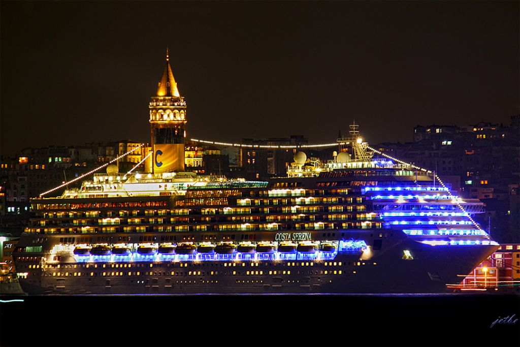 Galata Kulesi ve  Costa Serena