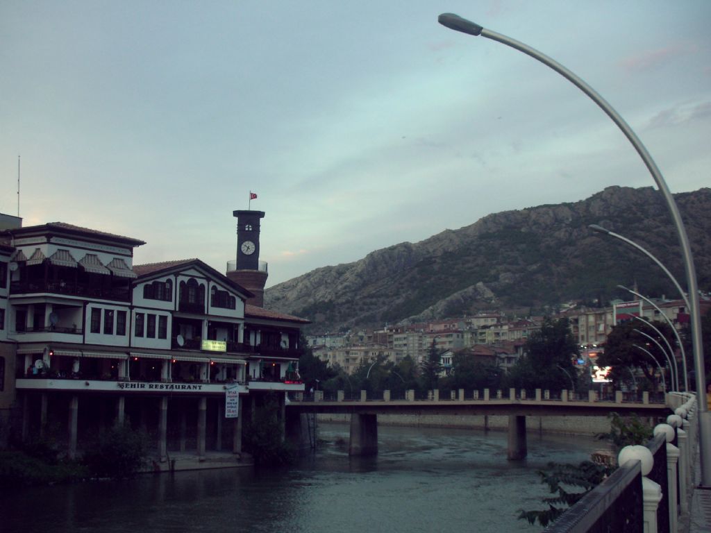 Irmak ve Saat Kulesi