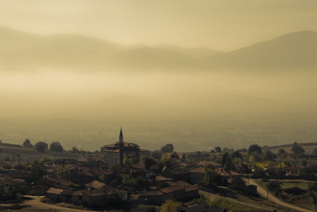 Ordak� K�y/Uzaktaki..