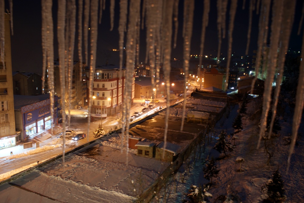 Buz ve Gece Hakkari