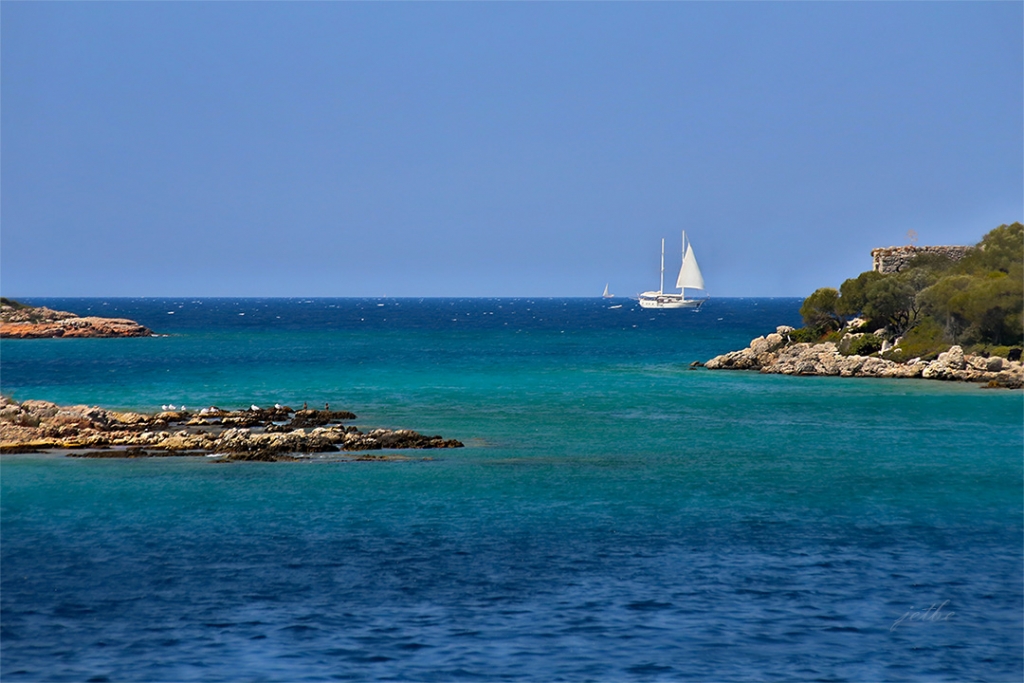 Maviler �zerinde iz b�rakan beyazlar