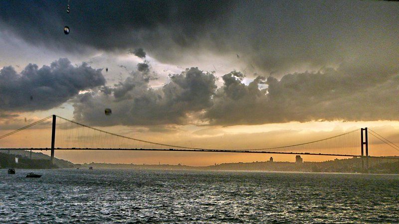 Boazii kprs ve bulutlar