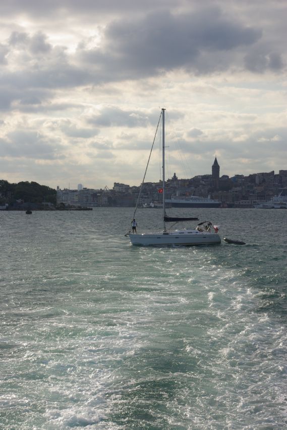 Yeni denizlere yelken a�mak gerek.