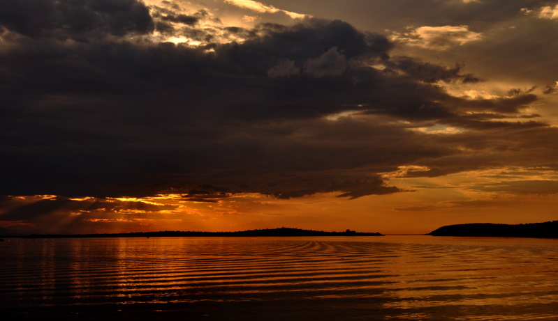 Bir gn daha bitti...Sensiz...