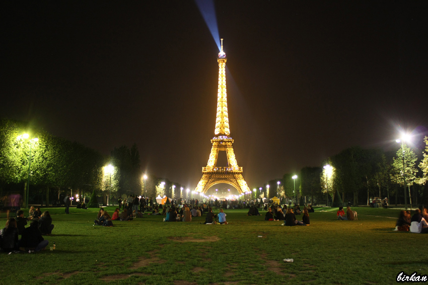 Eyfel Iklarnda Sohbet