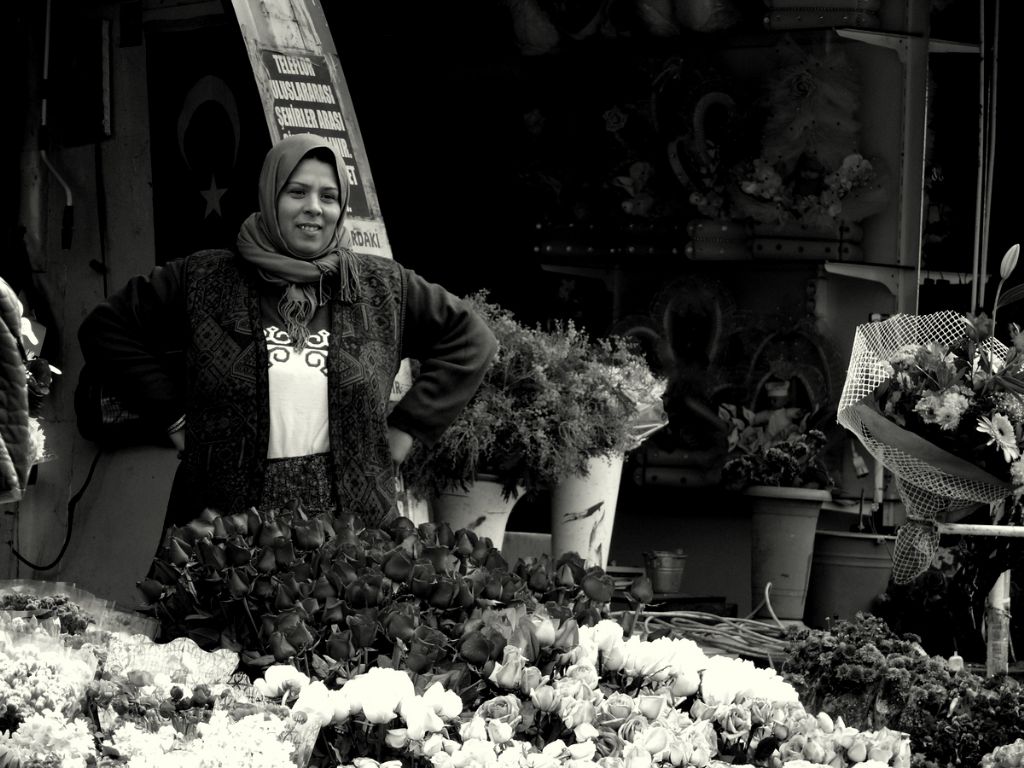 bir kad�n bin �i�ek