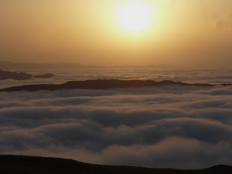 Bulutlar�n �st�nden 