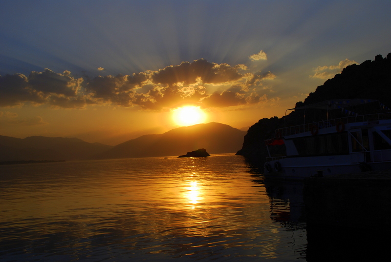 Van g�l�nde g�n bat�m�