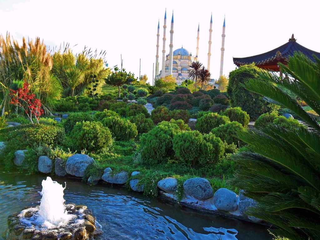 Sabanc� Merkez Camii.