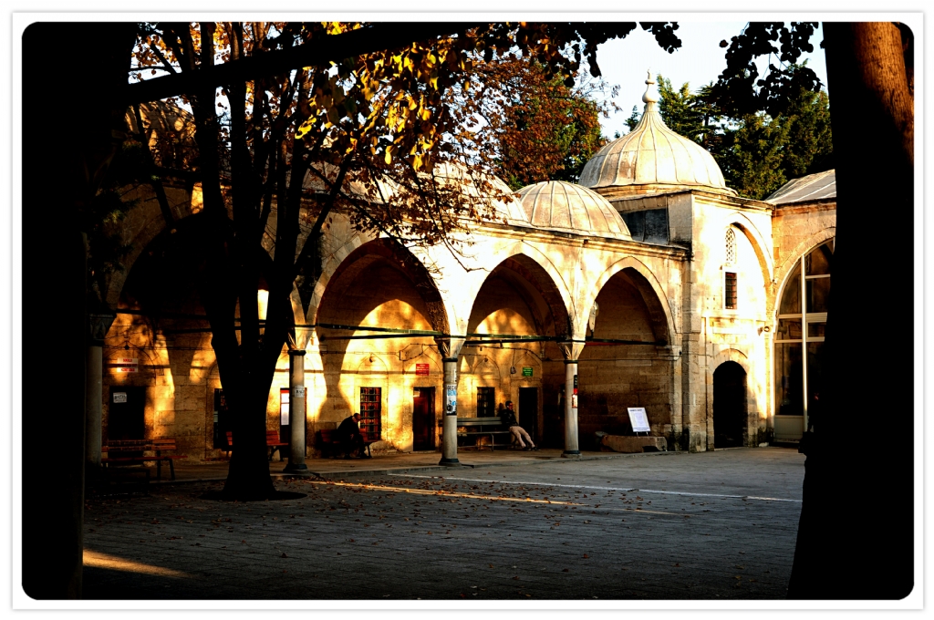 Sokullu Mehmet Paa camii avlu-sonbahar