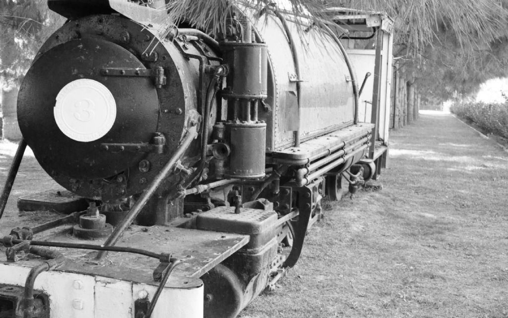 KIBRIS'ta �ngiliz S�m�rge D�nemine ait Lokomotif