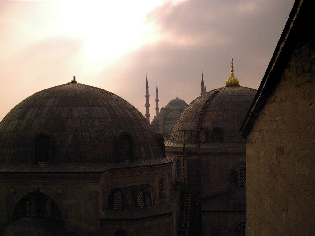 Ayasofya'dan  Sultanahmet'e bak