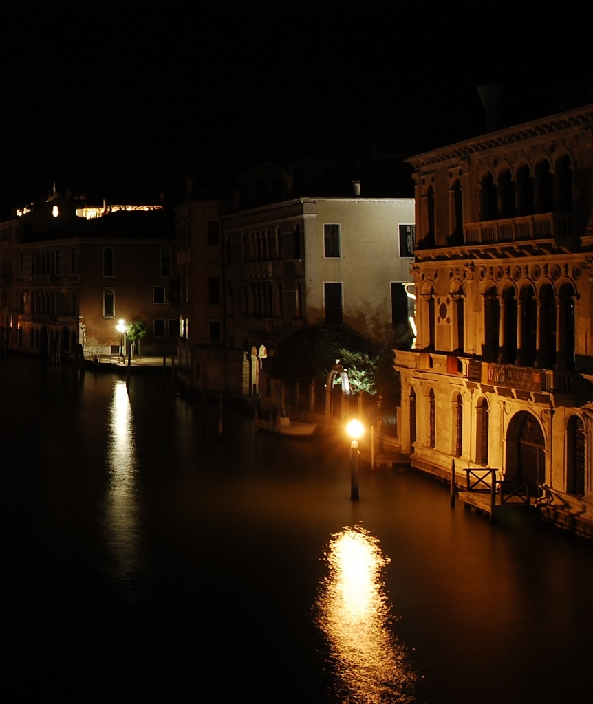 Venedikte Gece Lambas