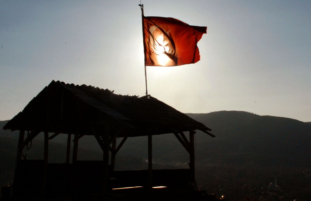 Trk Bayrana den ATATRK sileti