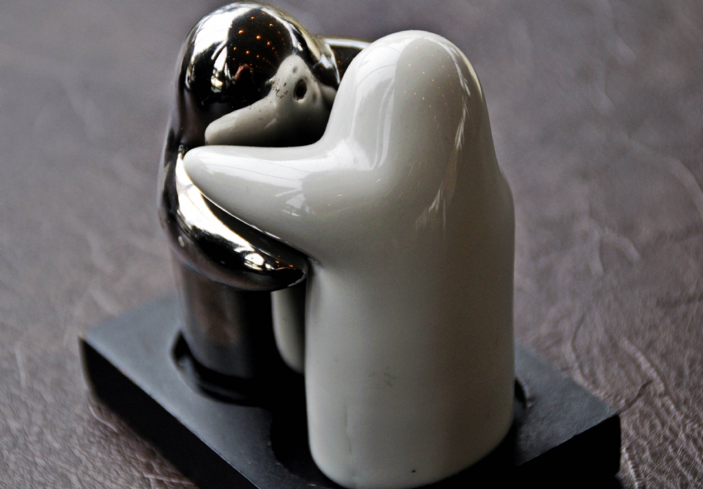 Ya�as�n halklar�n karde�li�i